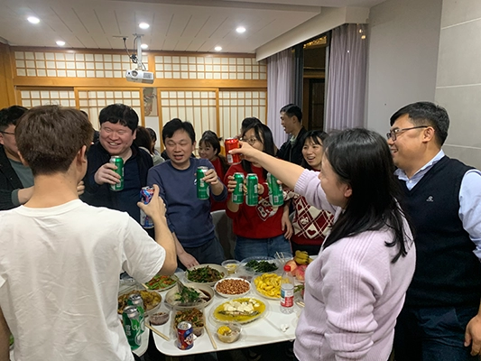 Il Fushi Team organizza un team building di fine anno in riva al mare a Huizhou per rafforzare l'unit&agrave; e andare avanti